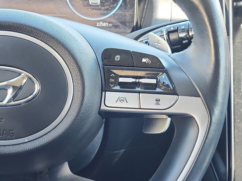 Used 2022 Hyundai Tucson Limited w/ Winter Package image 16