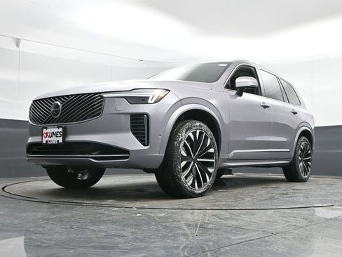 New 2026 Volvo XC90 B5 Plus w/ Protection Package image 40