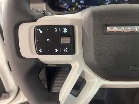 Used 2025 Land Rover Defender 110 S image 12