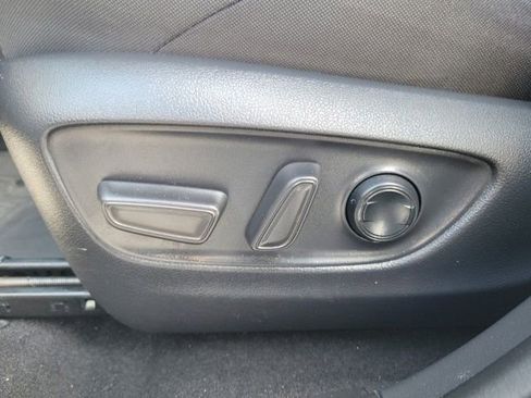 Certified 2021 Toyota Venza LE image 17