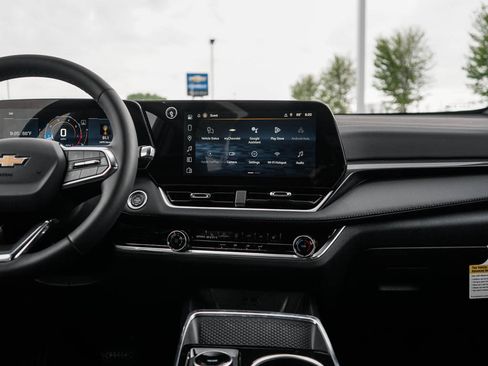 New 2026 Chevrolet Equinox LT w/ Safety and Technology Package AWD/4WD image 15