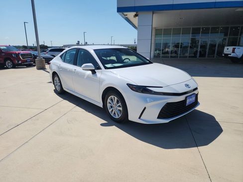 Certified 2025 Toyota Camry LE image 3