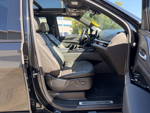 Used 2023 Cadillac Escalade V AWD/4WD image 33
