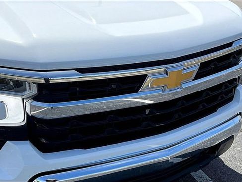 Used 2025 Chevrolet Silverado 1500 LT AWD/4WD image 34