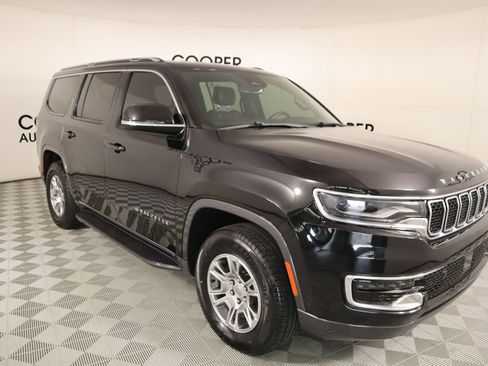 Used 2022 Jeep Wagoneer Series I image 1