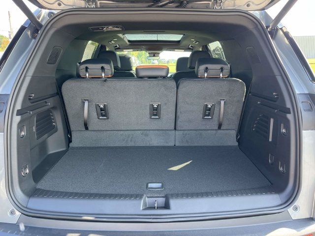 New 2027 Chevrolet Traverse Z71 w/ Driver Confidence Package AWD/4WD image 5