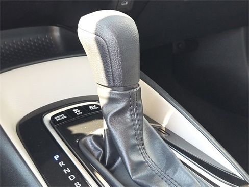 Used 2025 Toyota Corolla XLE image 21