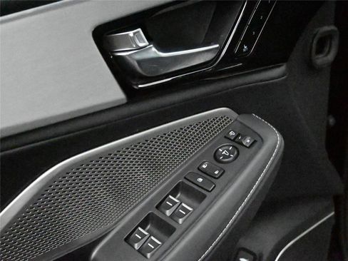 Certified 2023 Acura MDX SH-AWD w/Tech image 8