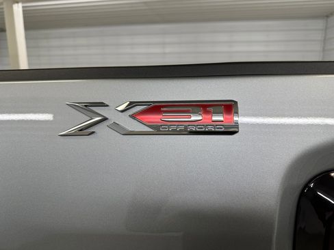 Certified 2025 GMC Sierra 2500 SLE w/ SLE Convenience Package image 19