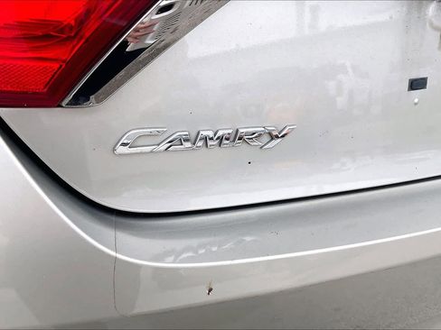 Used 2017 Toyota Camry SE image 30