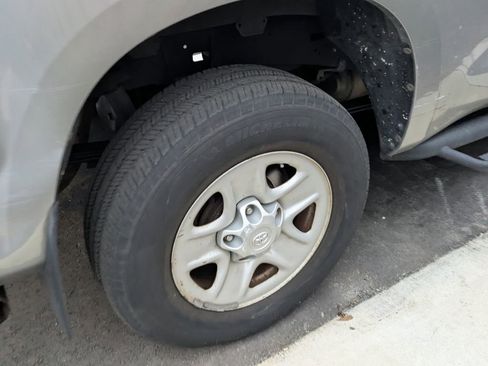 Used 2013 Toyota Tundra 2WD Double Cab w/ SR5 Pkg image 8