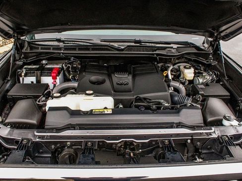 Used 2024 Toyota Tundra Platinum image 31