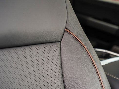 Certified 2025 Ford F250 Lariat w/ Black Appearance Package image 13