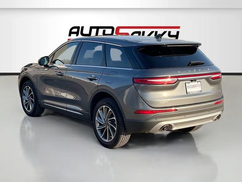 Used 2025 Lincoln Corsair AWD w/ Equipment Group 101A image 5