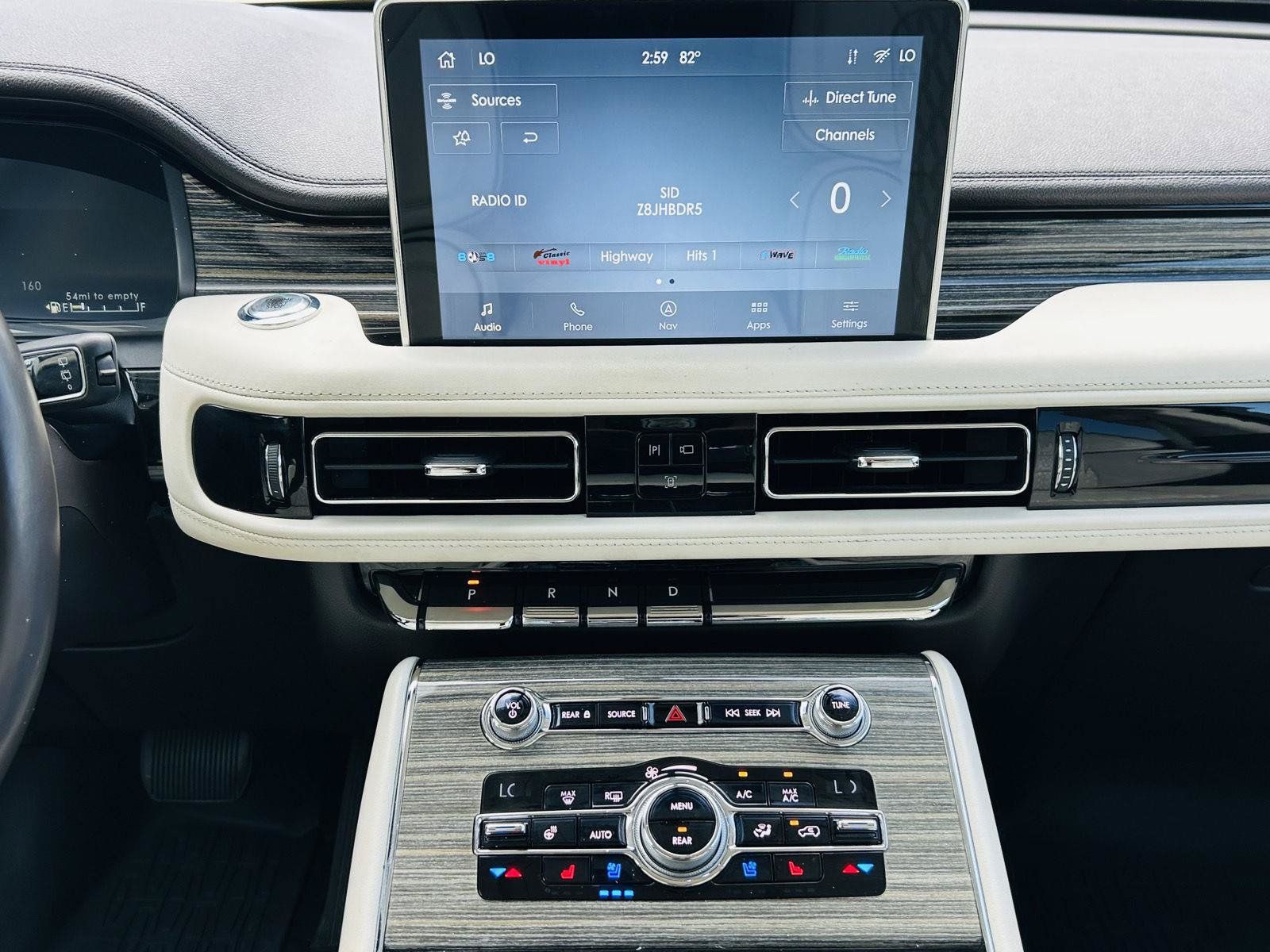 Used 2020 Lincoln Aviator Black Label w/ Class IV Trailer Tow Package AWD/4WD image 26