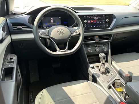 Used 2022 Volkswagen Taos SE FWD image 18