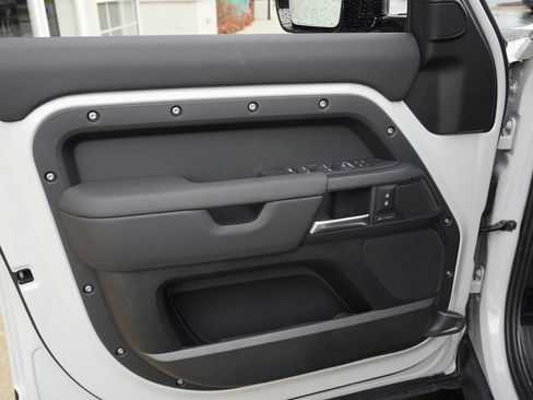 Used 2026 Land Rover Defender 110 S AWD/4WD image 10