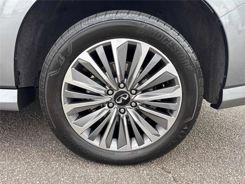 Certified 2025 INFINITI QX80 Sensory image 32