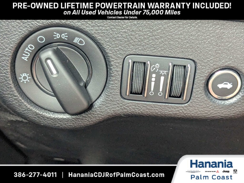 Used 2022 Dodge Challenger SXT RWD image 22