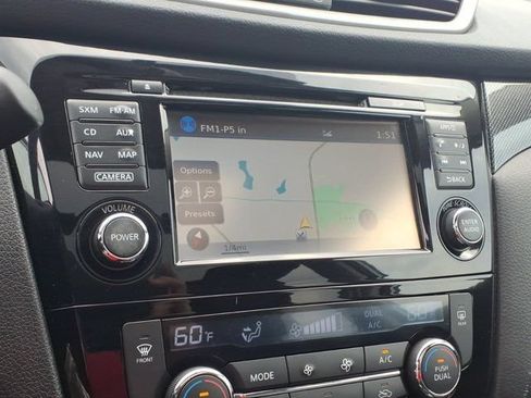 Used 2016 Nissan Rogue SL w/ SL Premium Package FWD image 10