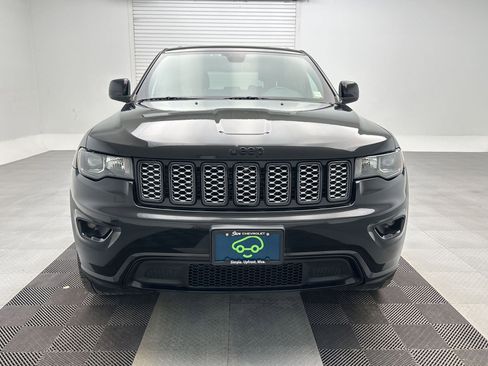 Used 2018 Jeep Grand Cherokee Altitude image 6