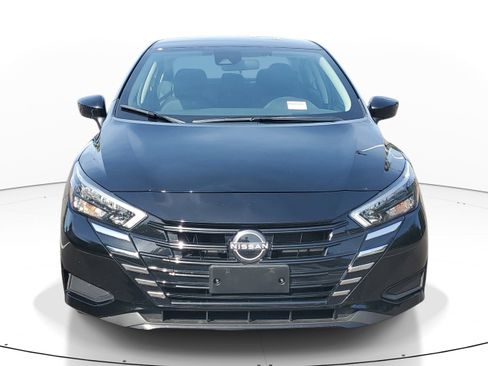 Used 2025 Nissan Versa SV FWD image 2