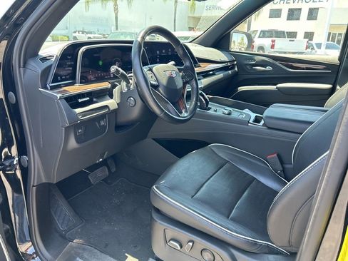 Used 2022 Cadillac Escalade ESV Premium Luxury RWD image 12