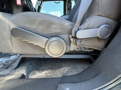 Used 2012 Jeep Wrangler Unlimited Sport AWD/4WD image 22