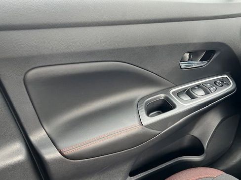 New 2025 Nissan Versa SR image 27