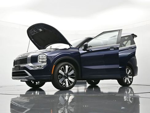 Used 2025 Mitsubishi Outlander SEL image 51