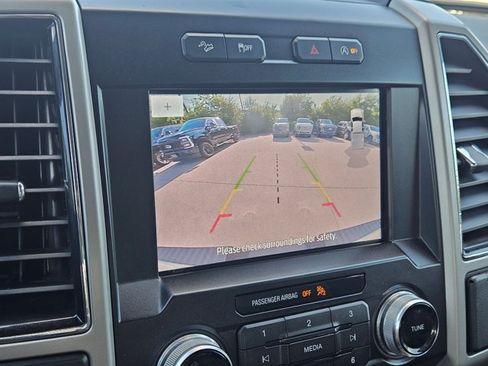 Used 2019 Ford F150 Lariat w/ Equipment Group 502A Luxury AWD/4WD image 14