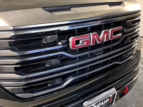 Used 2023 GMC Sierra 1500 AT4 w/ AT4 Premium Package AWD/4WD image 29