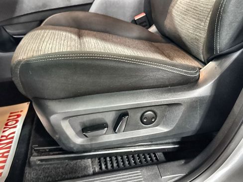 Used 2023 Nissan Rogue SV AWD/4WD image 13