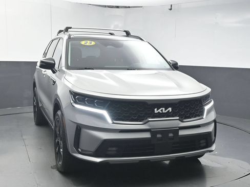 Used 2023 Kia Sorento SX AWD/4WD image 2