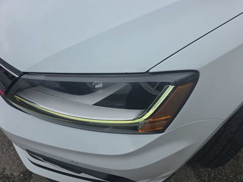 Used 2017 Volkswagen Jetta GLI FWD image 32