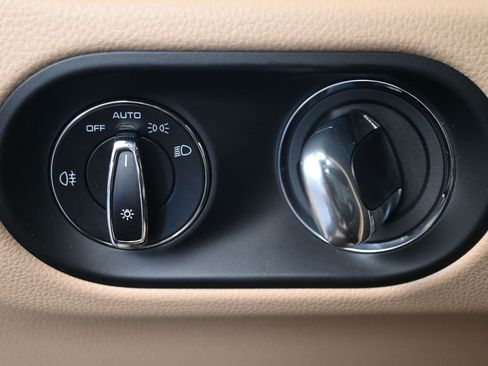 Used 2026 Porsche Macan image 24