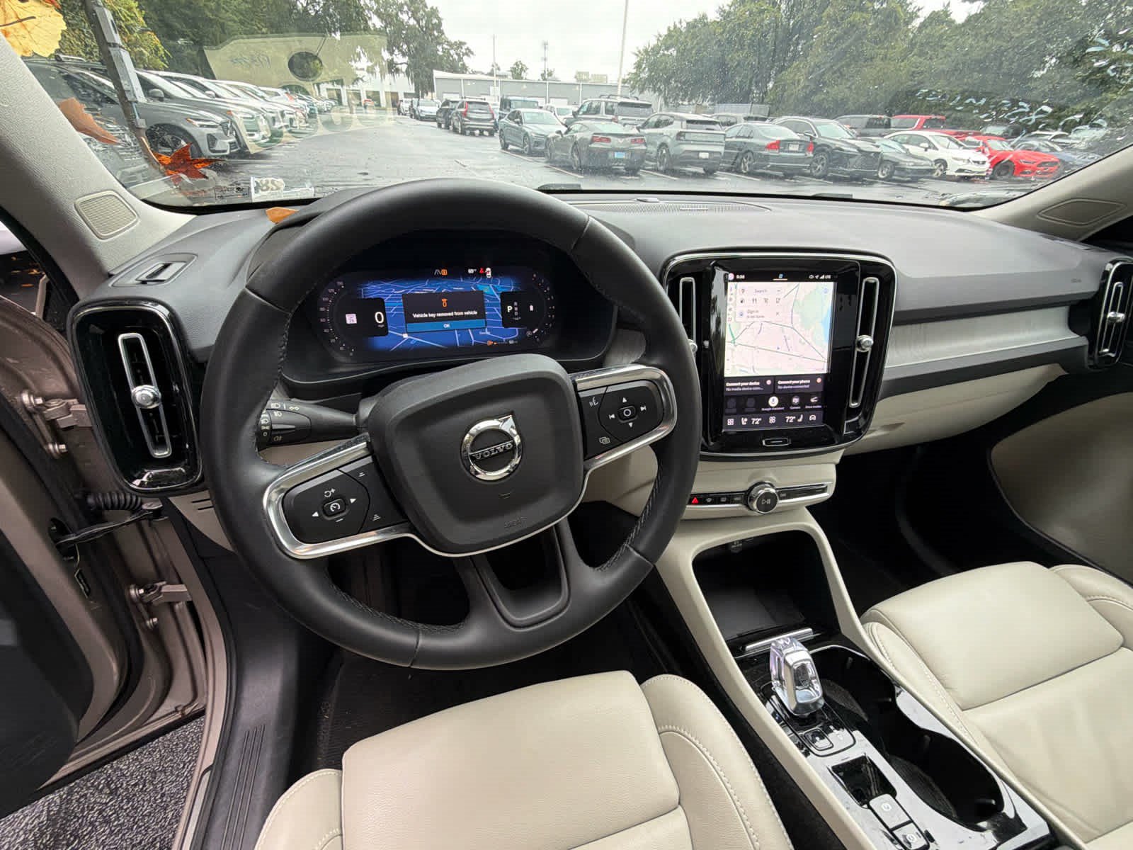 Used 2024 Volvo XC40 B5 Plus w/ Climate Package AWD/4WD image 28