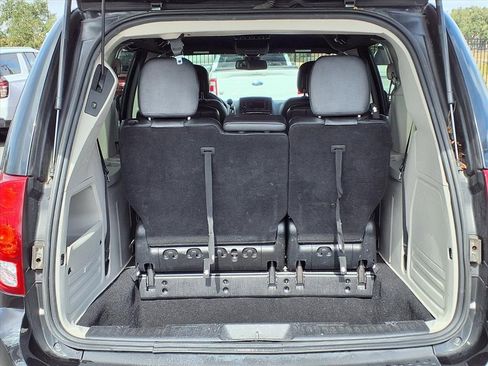 Used 2020 Dodge Grand Caravan SXT image 18