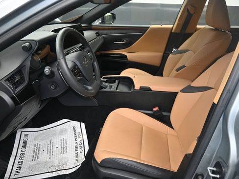 Used 2023 Lexus ES 250 w/ Premium Package AWD/4WD image 23