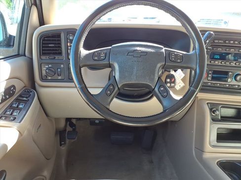 Used 2004 Chevrolet Tahoe Z71 w/ Z71 Preferred Equipment Group image 5