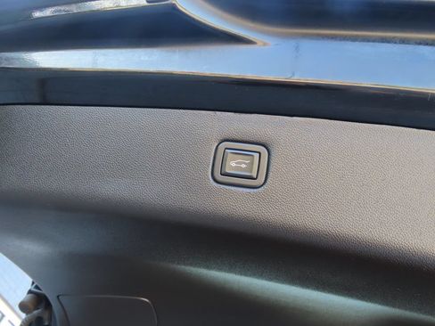 Used 2022 Chevrolet Blazer LT AWD/4WD image 29