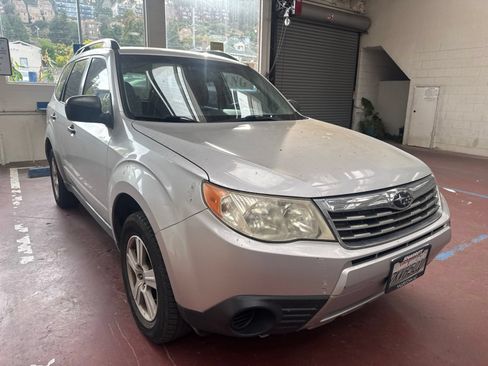 Used 2010 Subaru Forester 2.5X AWD/4WD image 3