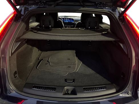 Used 2025 Cadillac XT4 Premium Luxury image 9