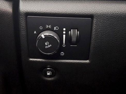 Used 2021 Jeep Grand Cherokee Laredo X image 26