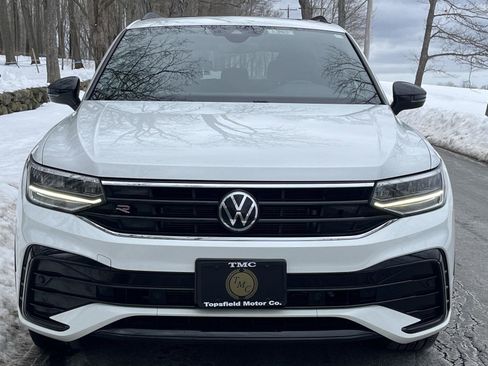 Used 2022 Volkswagen Tiguan SE R-Line image 31