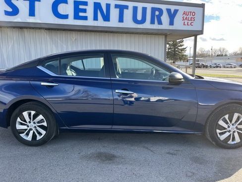 Used 2024 Nissan Altima 2.5 S image 12