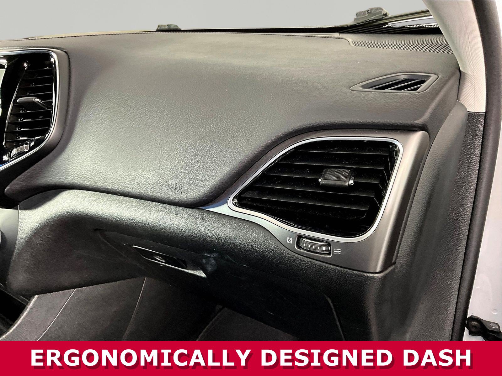 Used 2019 Jeep Cherokee Limited w/ Luxury Group AWD/4WD image 24