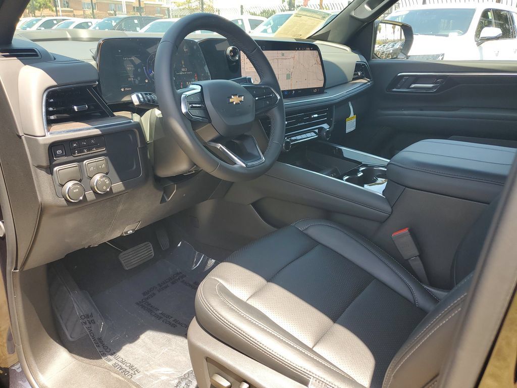 Used 2026 Chevrolet Tahoe LS RWD image 17