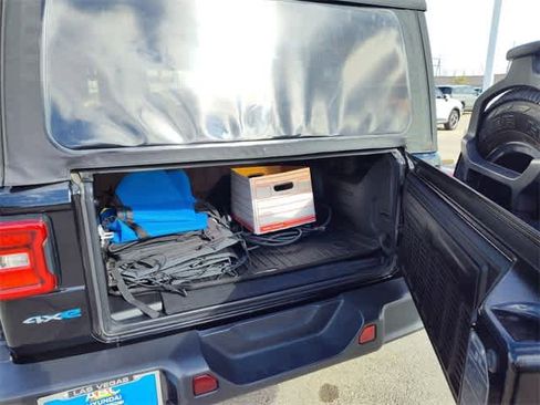 Used 2021 Jeep Wrangler Unlimited Sahara w/ Cold Weather Group image 27