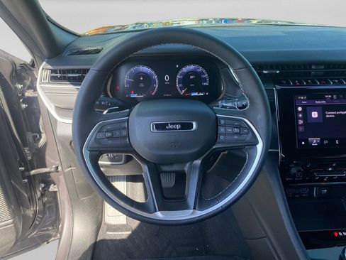 Used 2025 Jeep Grand Cherokee L Altitude AWD/4WD image 12